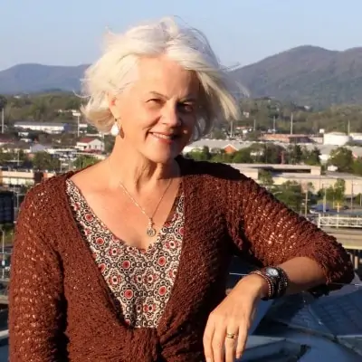 Beth Macy